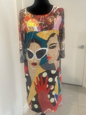 INOAH Art Shift Dress w pockets in a Bold graphic  3/4 length sleeve Size Small